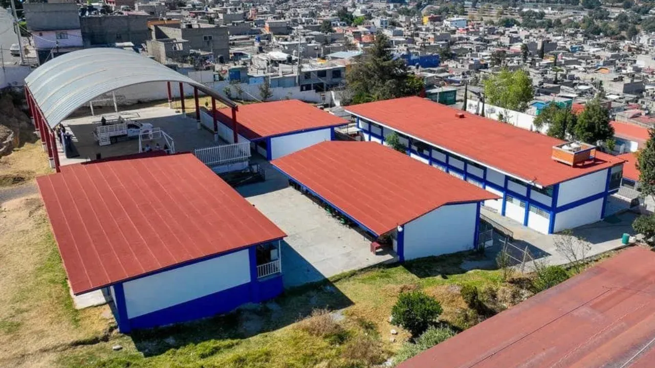 Agradecen maestros, alumnos y padres de familia a Pedro Rodríguez por trabajos de infraestructura educativa en Atizapán de Zaragoza