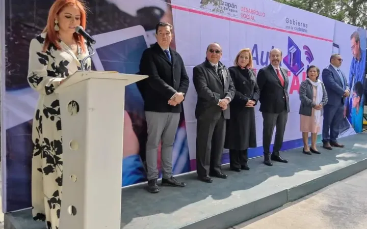 Beneficia Pedro Rodríguez a estudiantes jóvenes y adultos con entrega de computadoras en centros escolares de Atizapán de Zaragoza