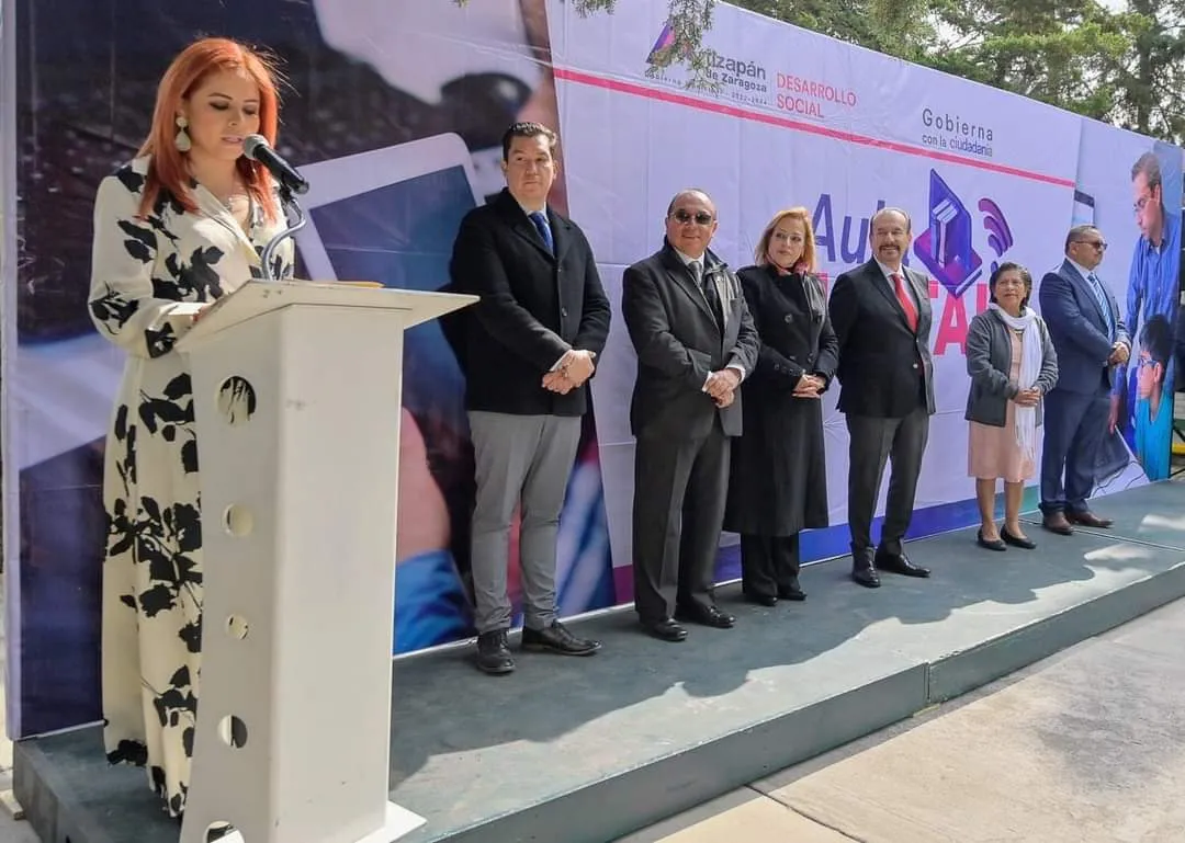 Beneficia Pedro Rodríguez a estudiantes jóvenes y adultos con entrega de computadoras en centros escolares de Atizapán de Zaragoza