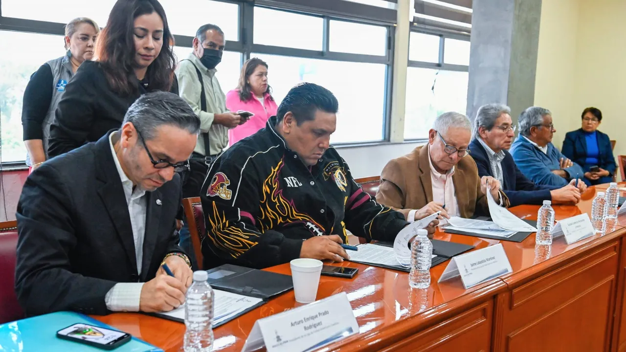 Busca Naucalpan dar certeza jurídica a uso de Campos Fútbol Americano de Lomas Verdes