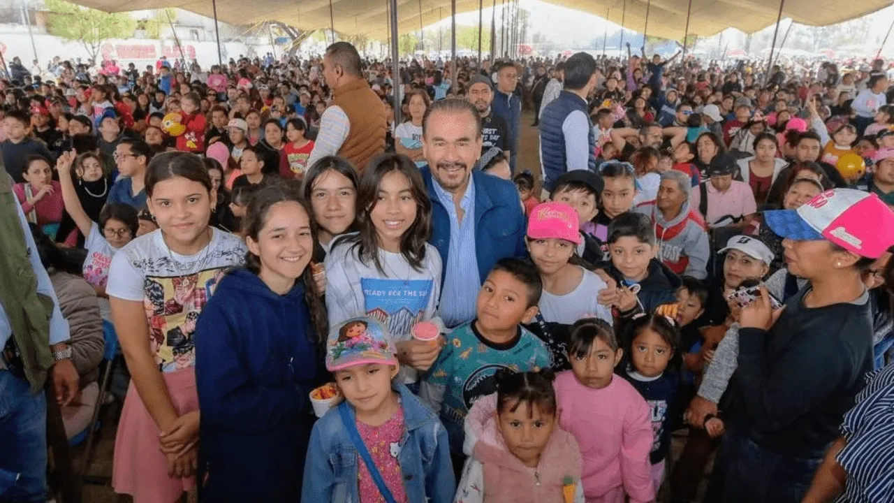 Celebra Pedro Rodríguez Día de Reyes con 15 mil Atizapenses en el deportivo Zaragoza