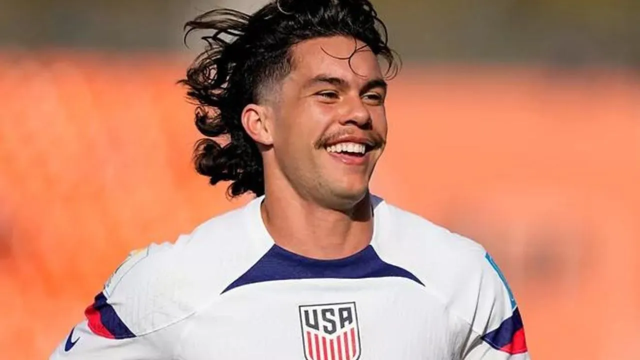 Chivas anuncia a Cade Cowell como nuevo refuerzo