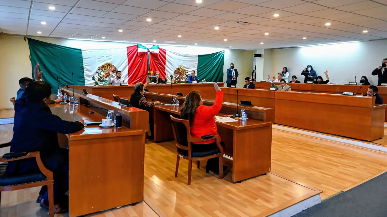 En Naucalpan, emprenden campaña de estímulos fiscales a colonos en proceso de regularizar la tenencia de la tierra.
