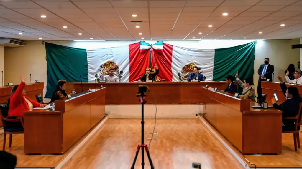 En Naucalpan, emprenden campaña de estímulos fiscales a colonos en proceso de regularizar la tenencia de la tierra.