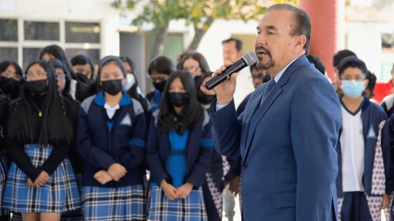 Estudiante gestiona con gobierno de Atizapán de Zaragoza mejoras a la secundaria ESTIC No. 0101 en la colonia UAM