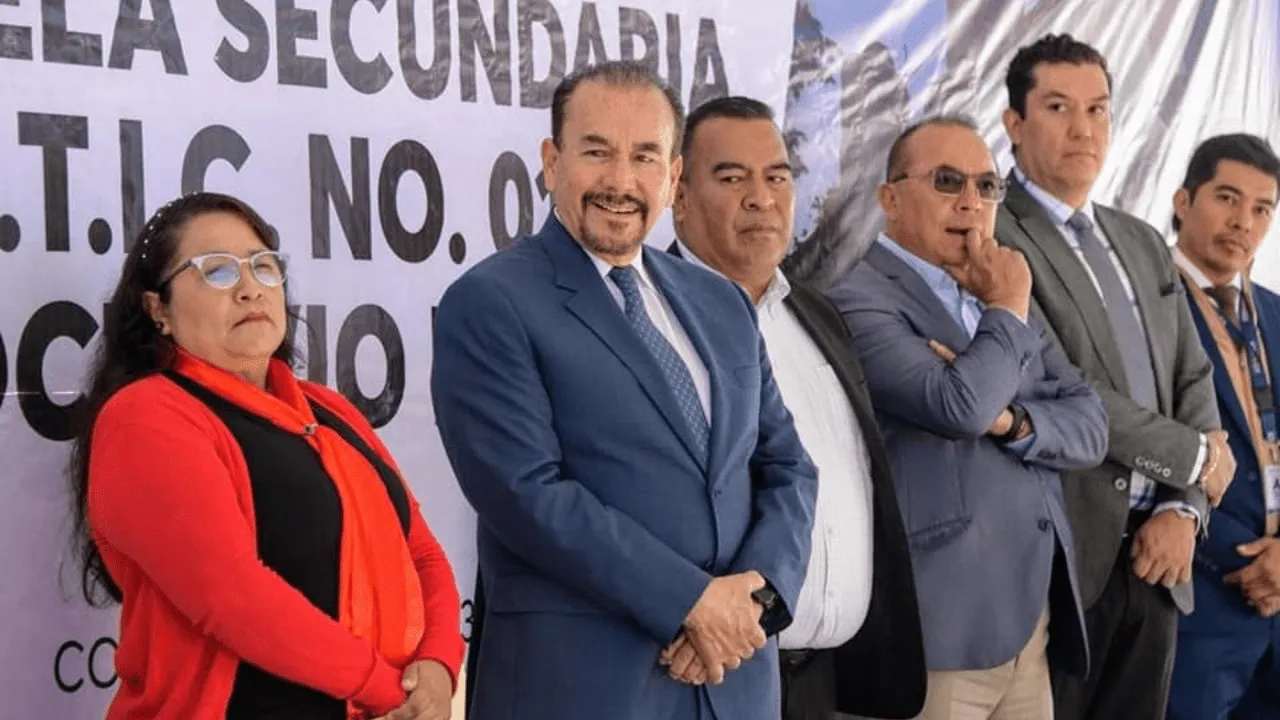 Estudiante gestiona con gobierno de Atizapán de Zaragoza mejoras a la secundaria ESTIC No. 0101 en la colonia UAM