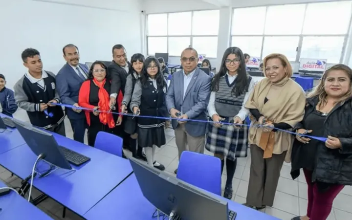 Estudiante gestiona con gobierno de Atizapán de Zaragoza mejoras a la secundaria ESTIC No. 0101 en la colonia UAM
