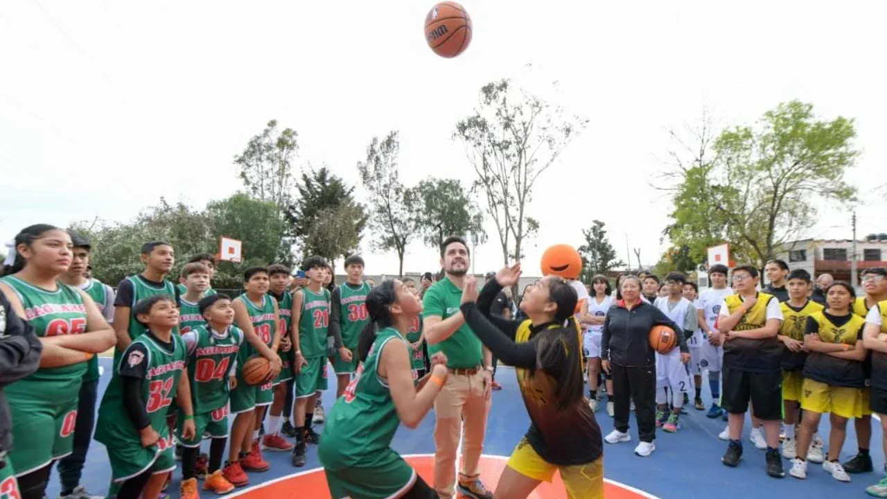 Gobierno de Atizapán de Zaragoza y ABCO rescatan canchas deportivas en la colonia México Nuevo