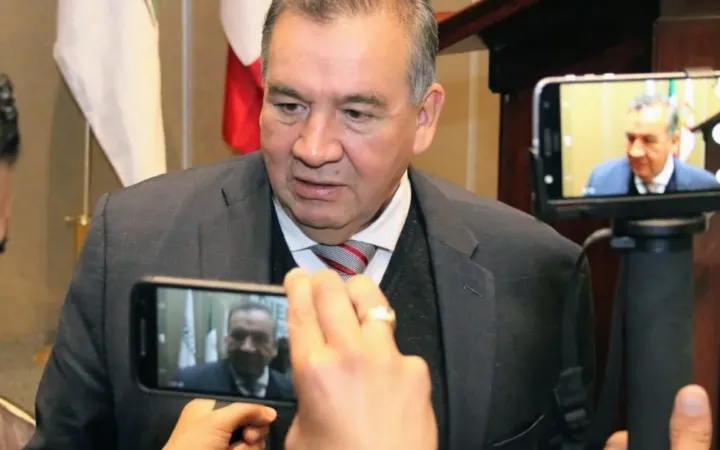 “Hay que poner un alto a la 4T y a morena”: David Parra