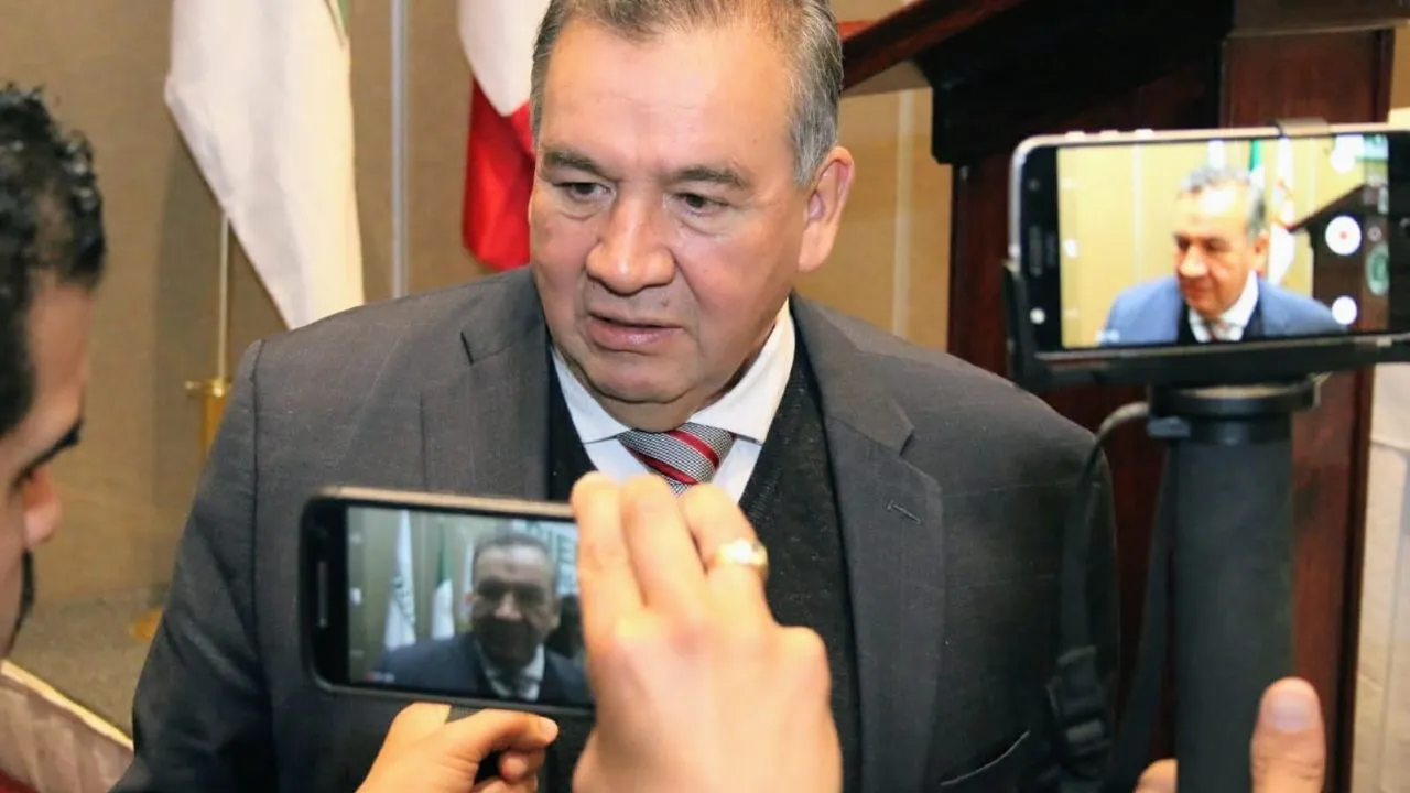 “Hay que poner un alto a la 4T y a morena”: David Parra
