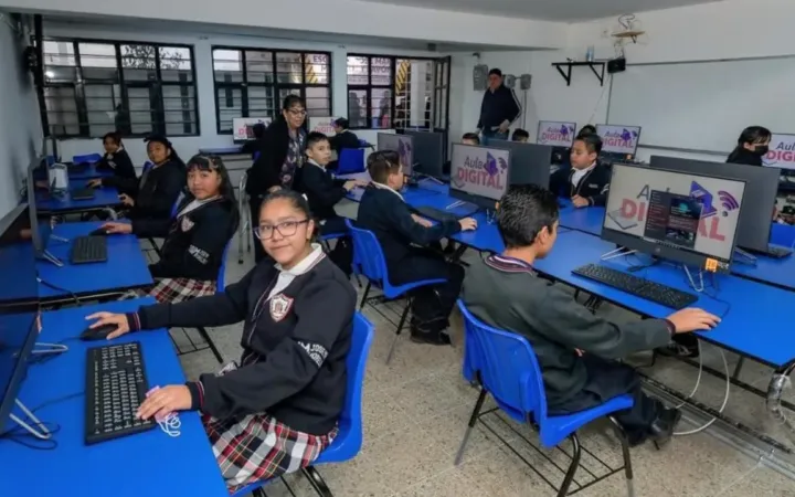 Mantiene Atizapán de Zaragoza Programa de Instalación de Aulas Digitales en Centros Escolares