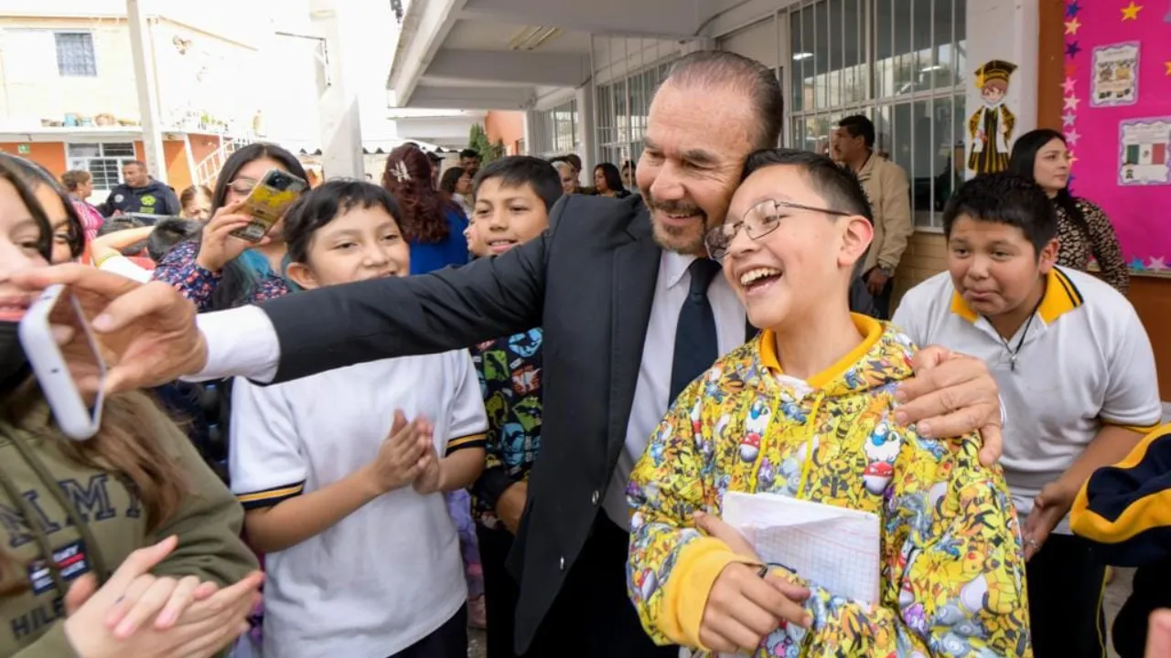Proyecta Atizapán de Zaragoza la Instalación de 100 Aulas Digitales en Centros Escolares
