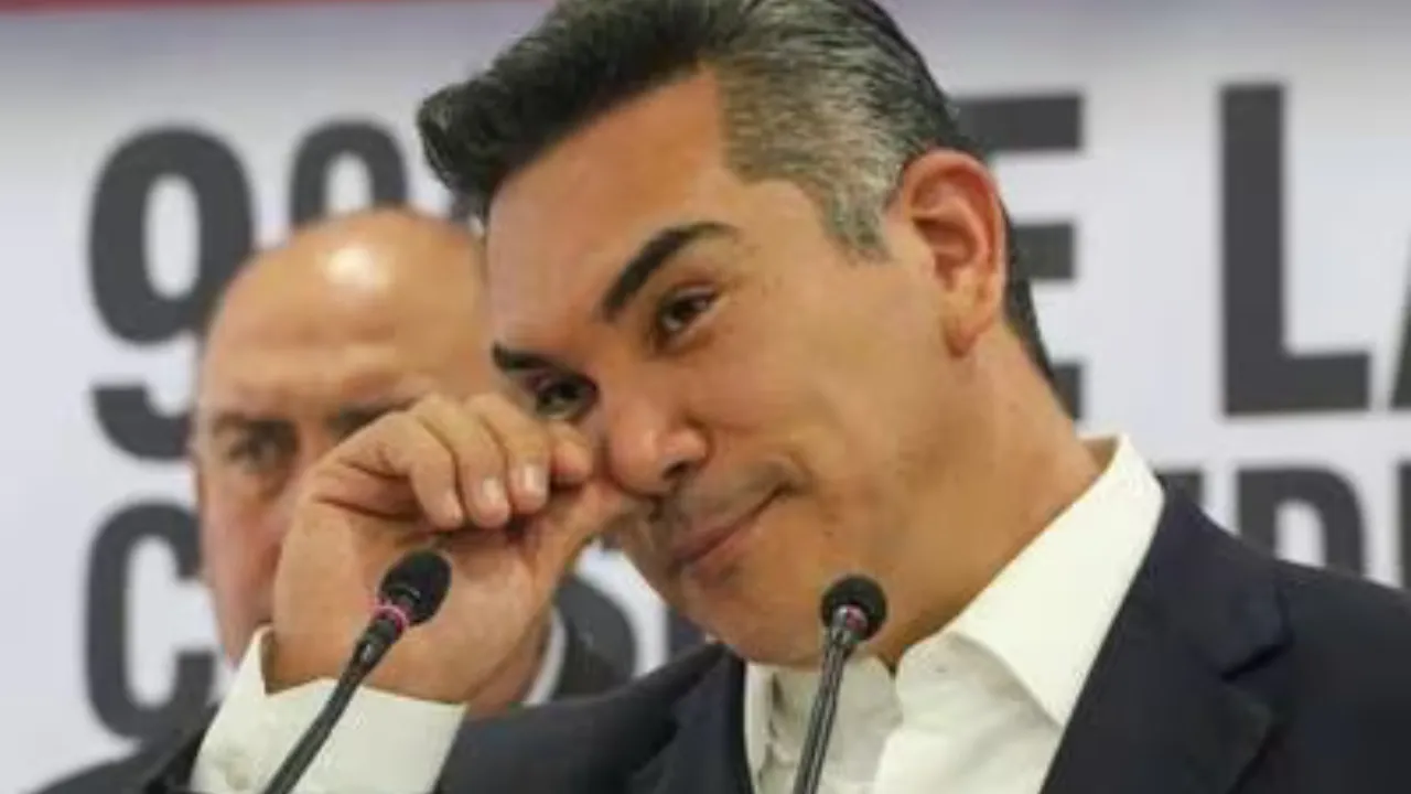 Regresan de Pluris “Gallones de la vieja Guardia” del tricolor y del albiazul al Congreso de la Unión y Senado