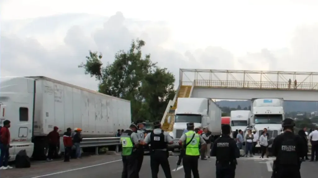 Robo de carga en la autopista México-Puebla