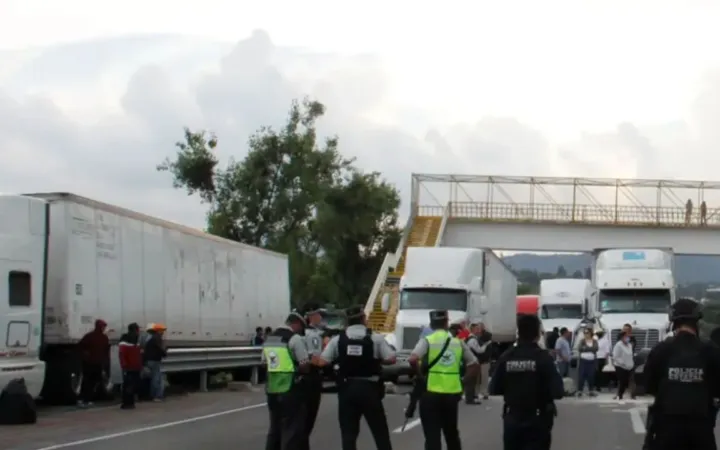 Robo de carga en la autopista México-Puebla