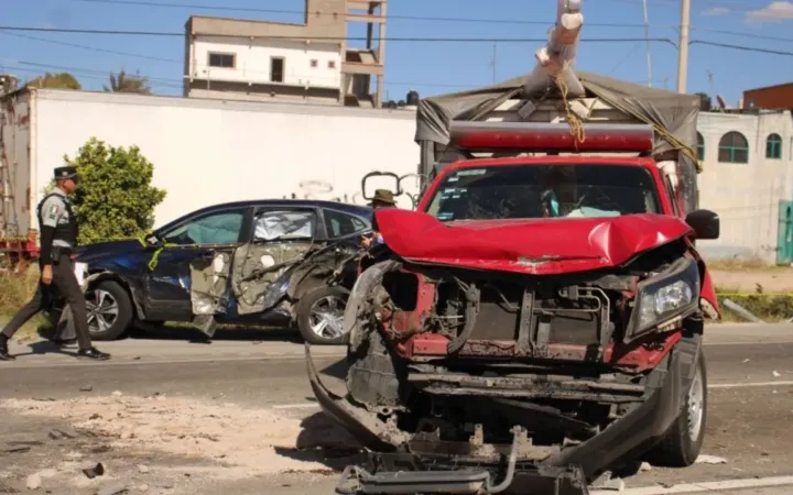 Una carambola de seis vehículos deja un muerto y varios heridos en la autopista México-Querétaro
