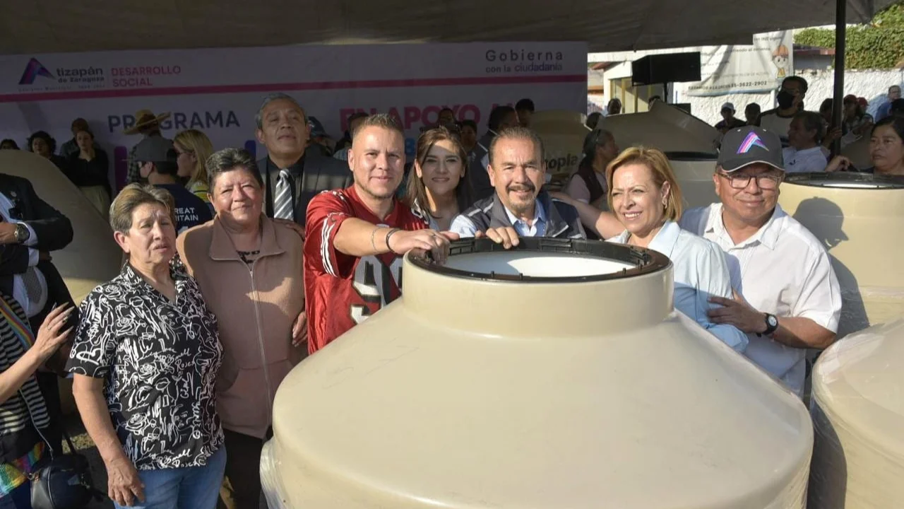 Inicia Pedro Rodríguez la entrega de 10 mil tinacos en apoyo a familias de Atizapán de Zaragoza para enfrentar la falta de agua