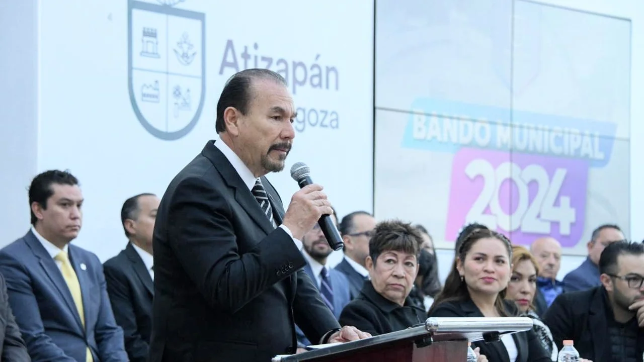 Presentan Pedro Rodríguez y Ayuntamiento de Atizapán de Zaragoza Bando Municipal 2024 contempla multas a quien desperdicie agua