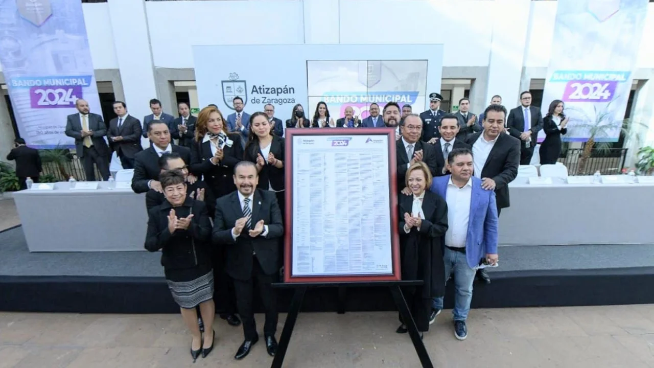 Presentan Pedro Rodríguez y Ayuntamiento de Atizapán de Zaragoza Bando Municipal 2024 contempla multas a quien desperdicie agua