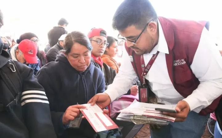 Adelanta gobernadora Delfina Gómez la pensión universal para el bienestar a personas con discapacidad en Edomex