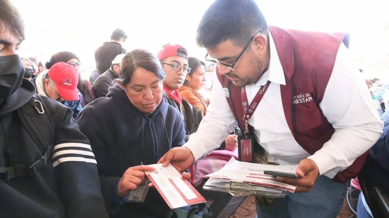 Adelanta gobernadora Delfina Gómez la pensión universal para el bienestar a personas con discapacidad en Edomex
