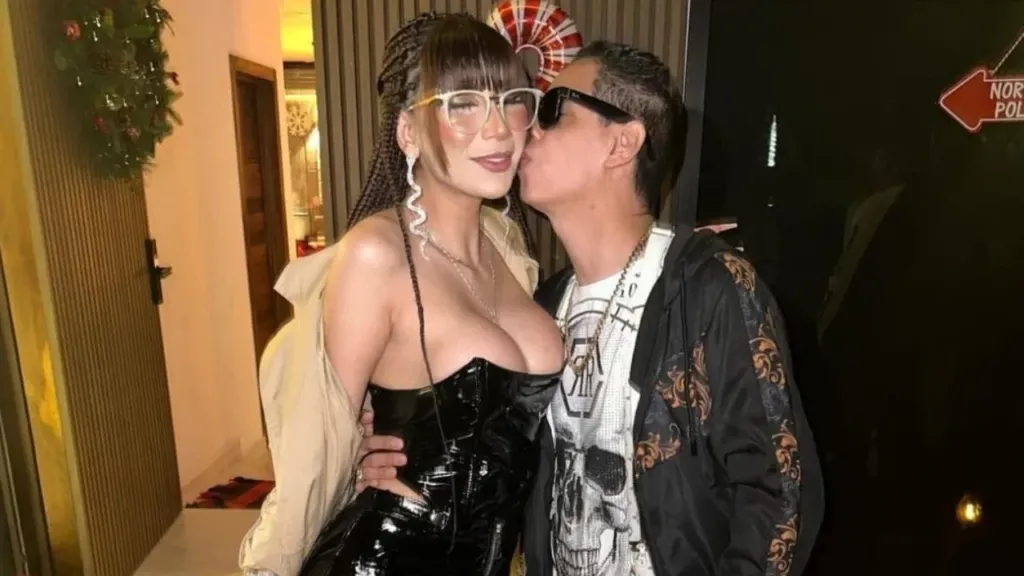 Alex Marin llora tras anunciar su divorcio con su esposa Mia