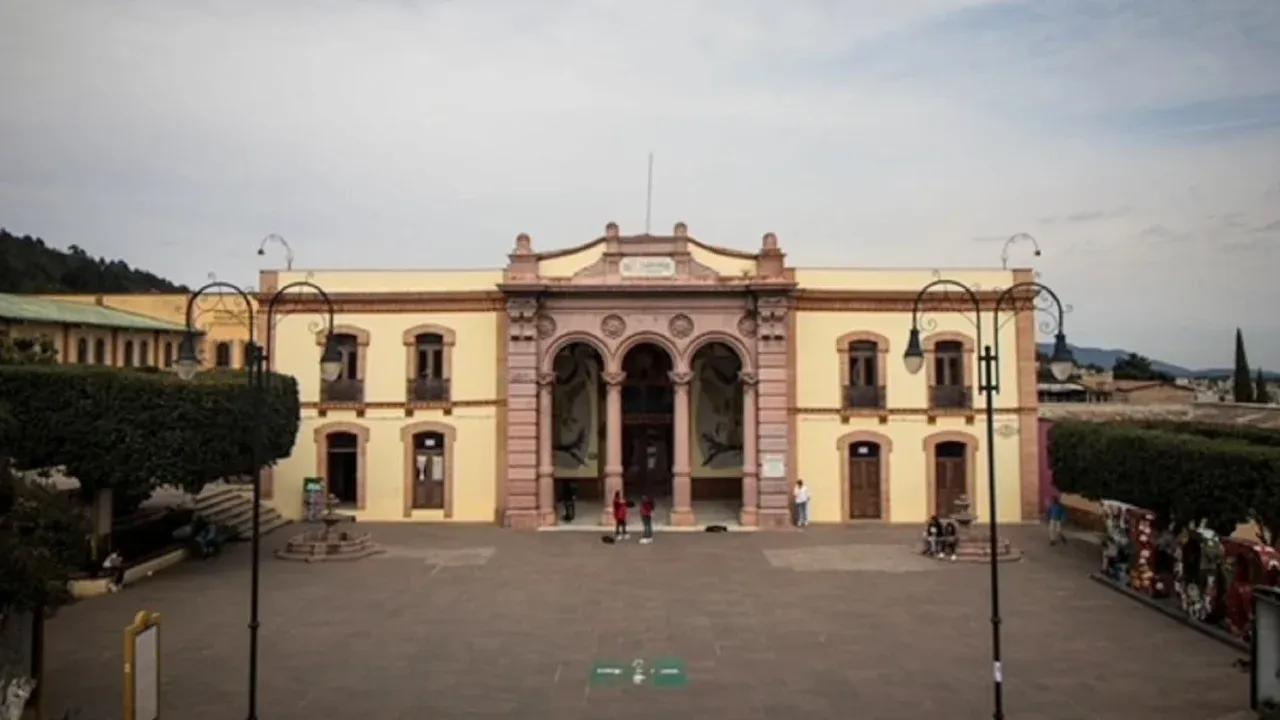 Celebra Teatro Juárez 117 Aniversario; joya arquitectónica e histórica del Edomex