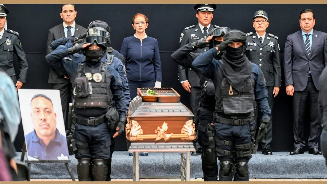 Despiden en Naucalpan a comandante César Hernández, falleció en cumplimiento del deber