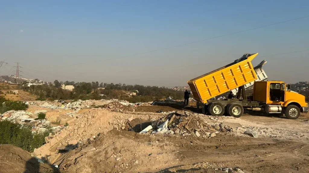 Detienen a tres por delitos contra el ambiente y quebrantamiento de sellos en Ejido de Santiago Occipaco municipio de Naucalpan