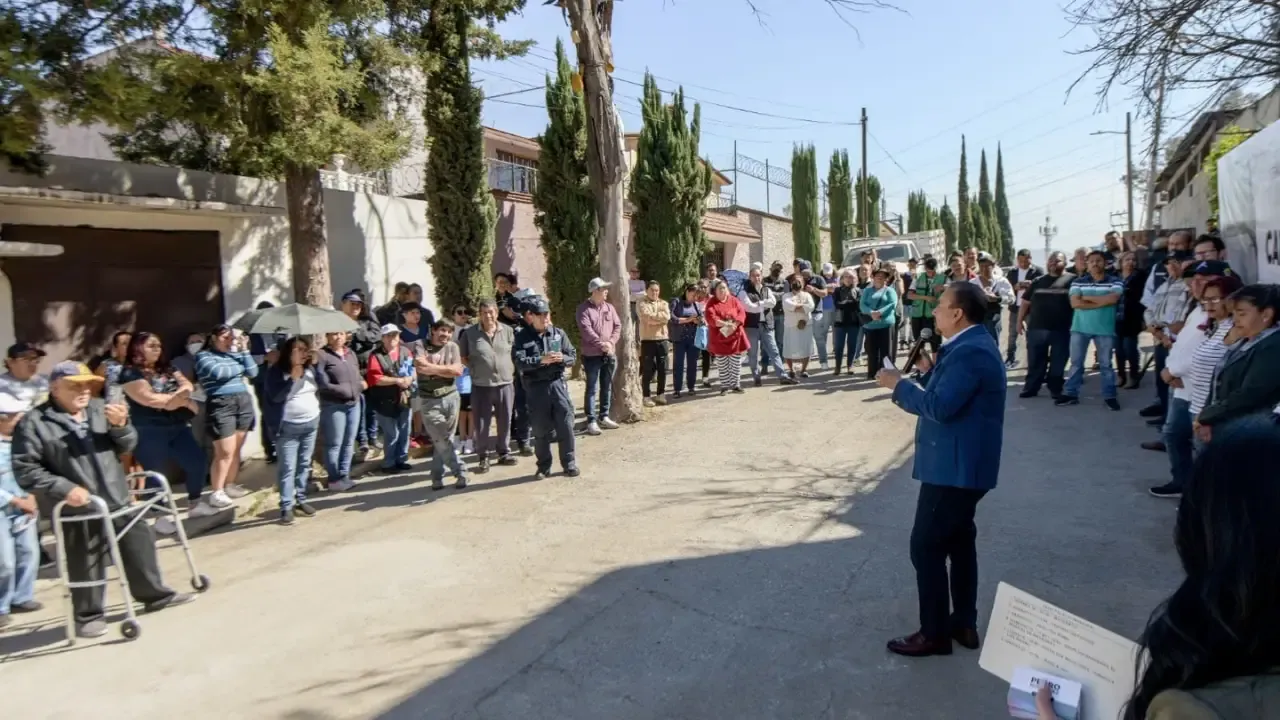 Entrega Angelica Moya obras de infraestructura urbana en Naucalpan