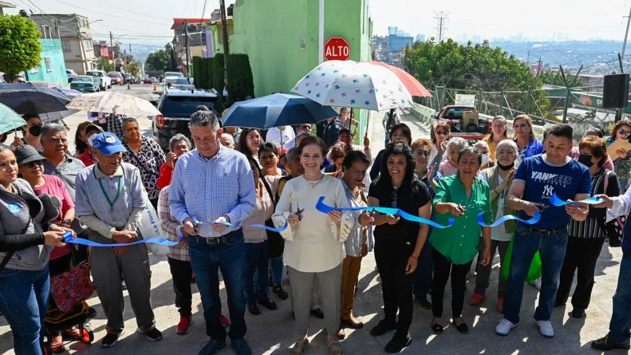 Entrega Angelica Moya obras de infraestructura urbana en Naucalpan