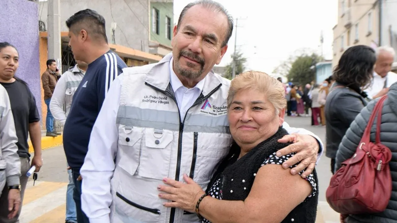 Entrega Pedro Rodríguez obras de recuperación de calles en Atizapán de Zaragoza