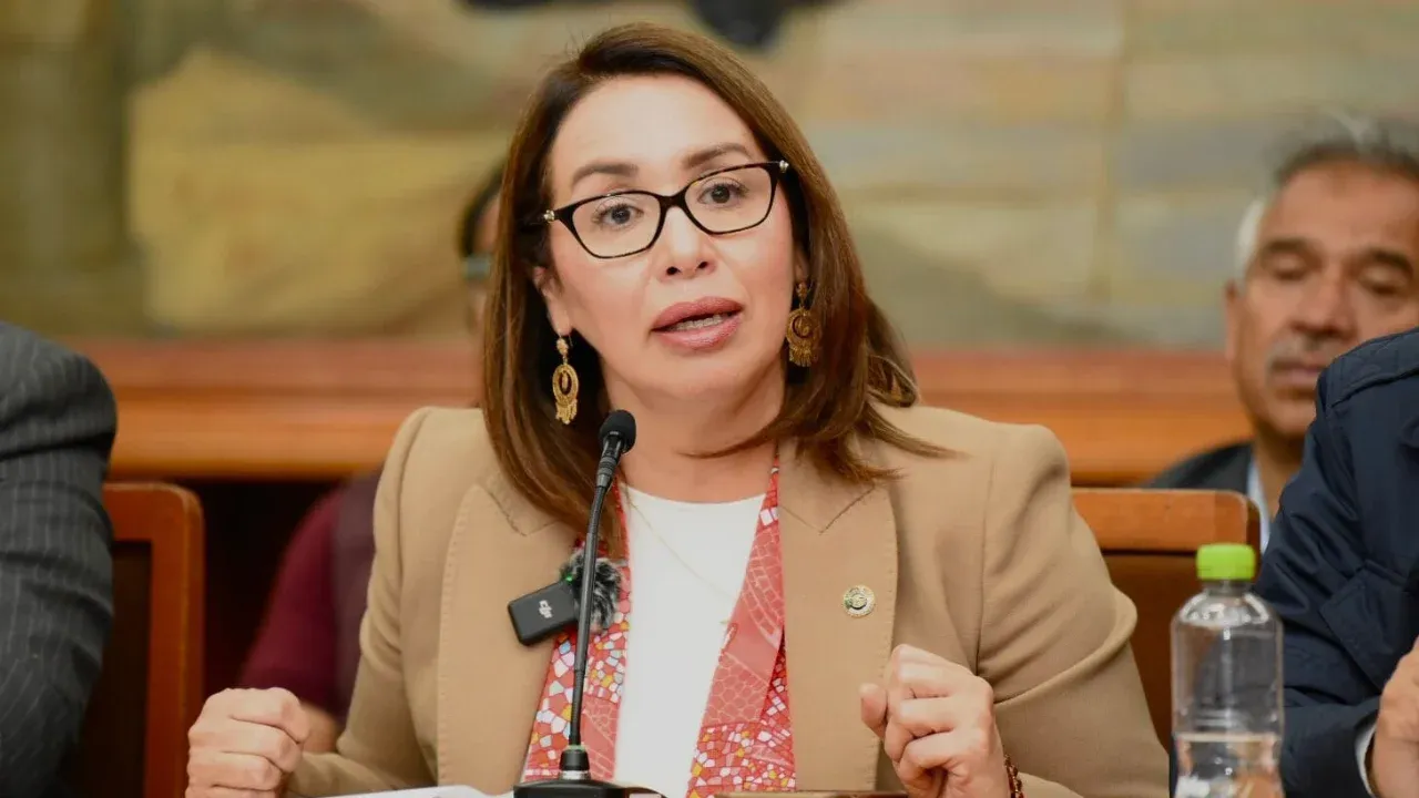 Falsas, las investigaciones en mi contra, son guerra sucia: Azucena Cisneros
