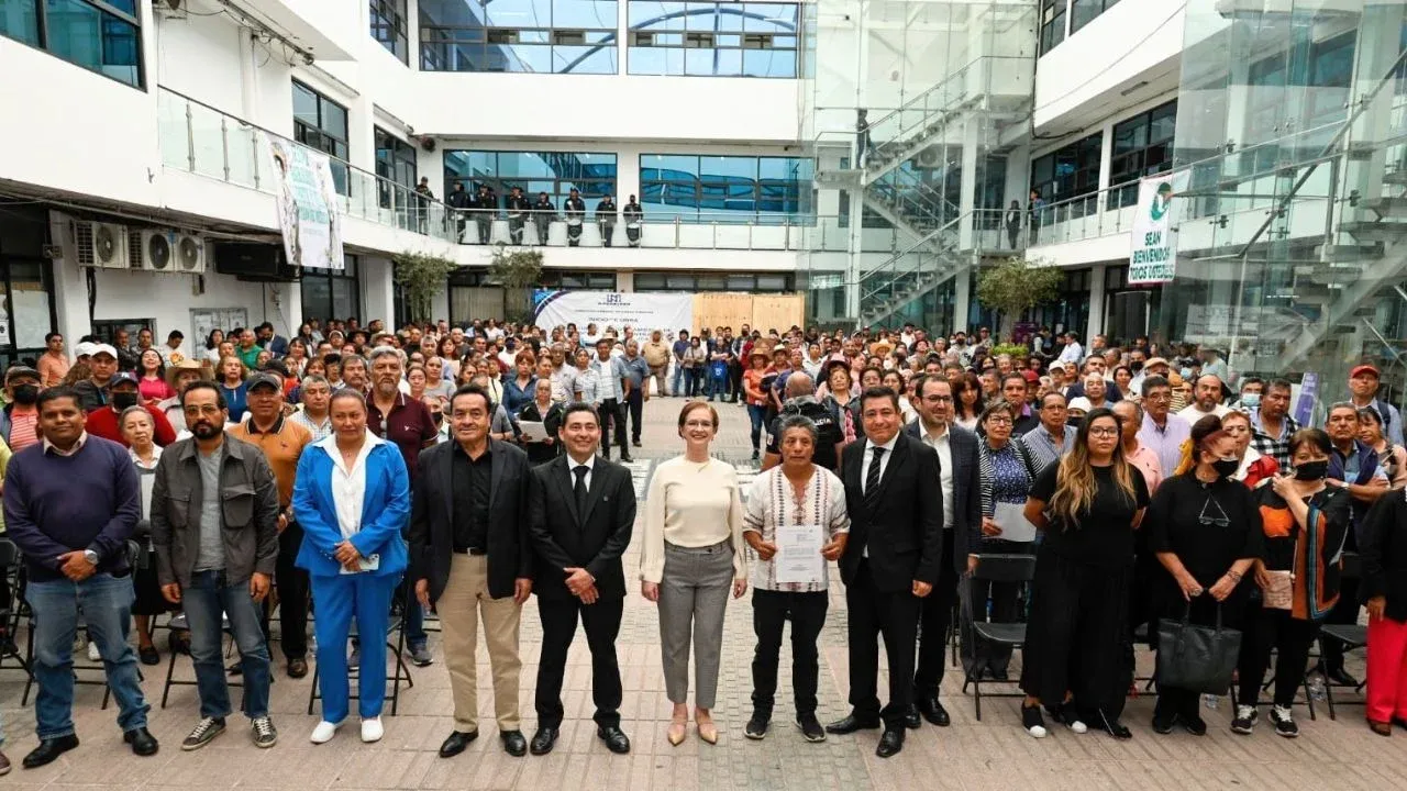 Familias asentadas en predios ejidales de Naucalpan reciben documentación que les otorga certeza jurídica