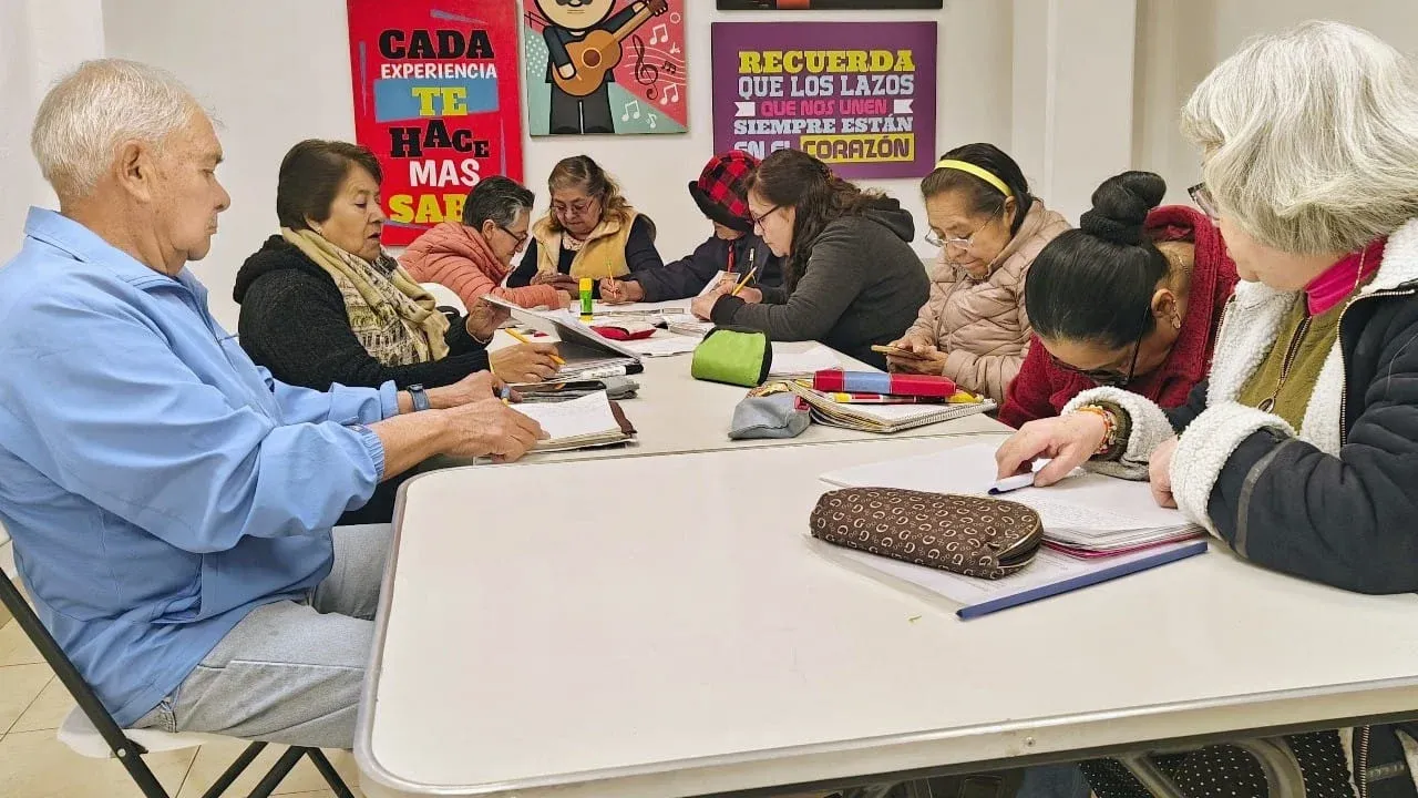 Gobierno del Edomex incorpora preparatoria abierta para adultos mayores a través del DIFEM