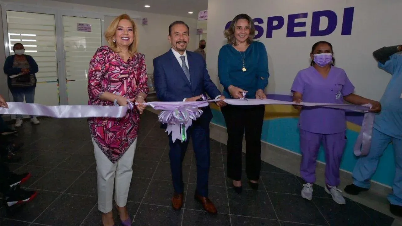 Inaugura el alcalde de Atizapán de Zaragoza Pedro Rodríguez y titular del DIF Rehabilitación del Subsistema de Lomas de San Lorenzo
