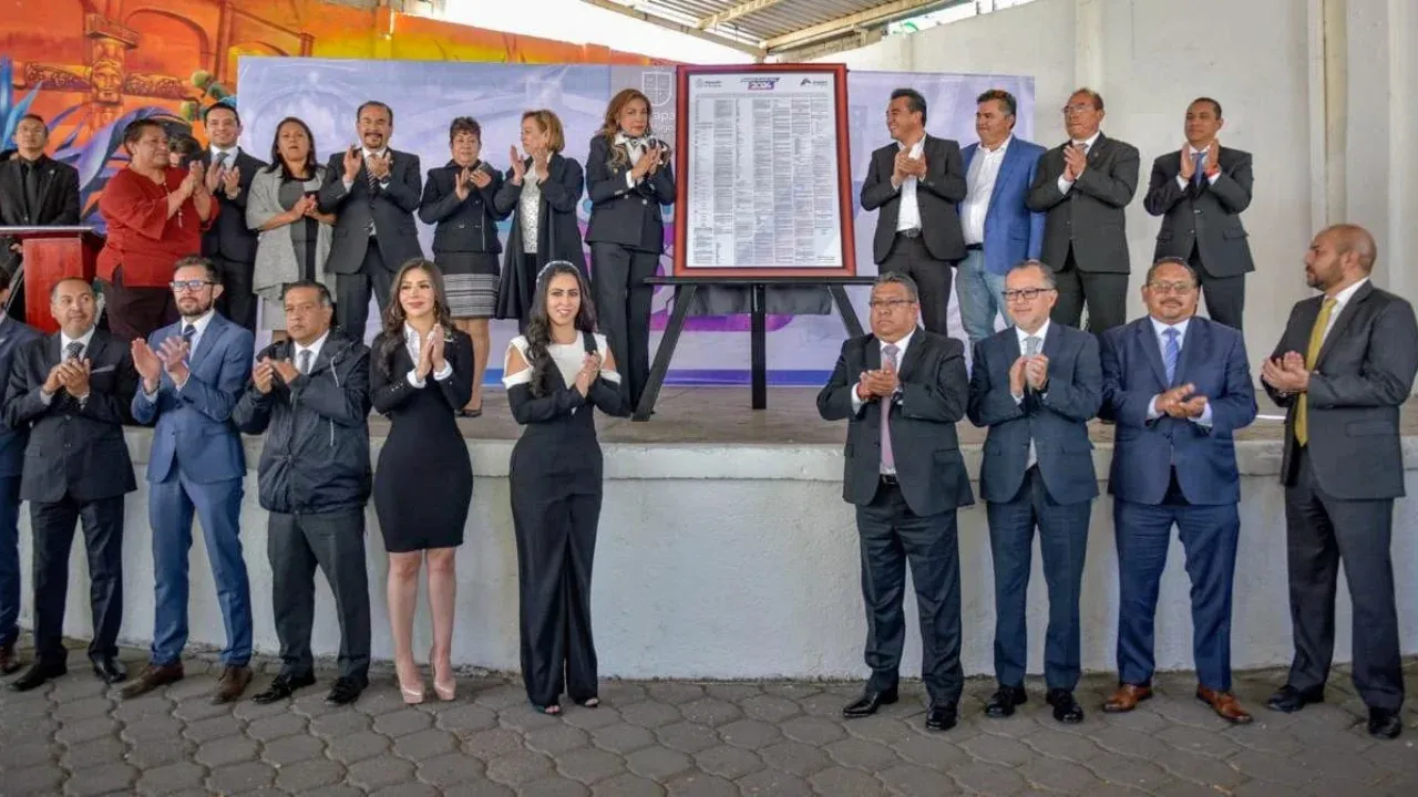 Presentan Pedro Rodríguez y Ayuntamiento de Atizapán de Zaragoza Bando Municipal 2024; contempla multas a quien desperdicie agua