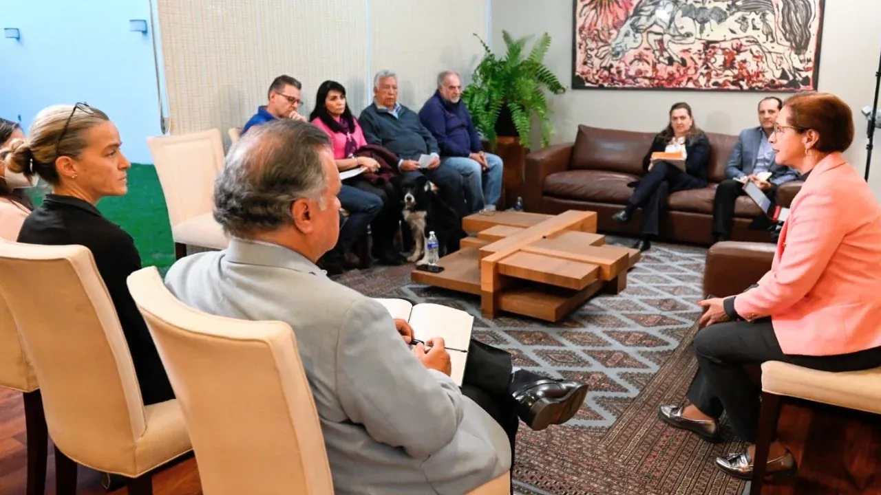 Visita Angélica Moya Bosques de Echegaray en tercer “Jueves Vecinal” en Naucalpan