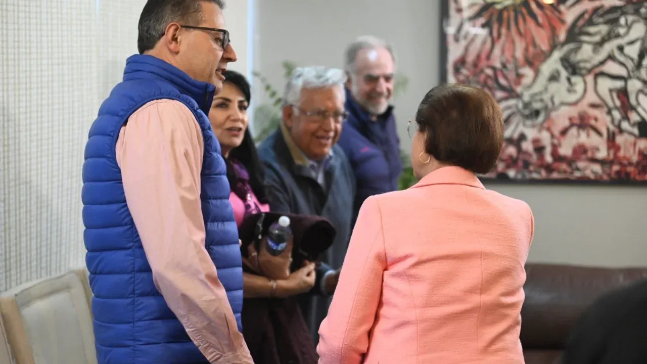 Visita Angélica Moya Bosques de Echegaray en tercer “Jueves Vecinal” en Naucalpan