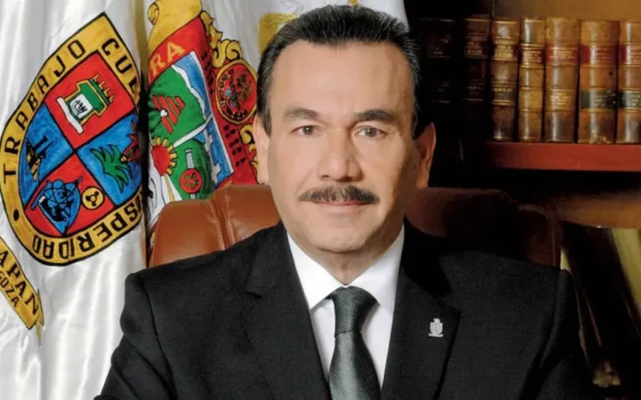 Visita Pedro Rodríguez 10 colonias de Atizapán de Zaragoza para entregar 1,688 tinacos subsidiados a familias que lo requieren