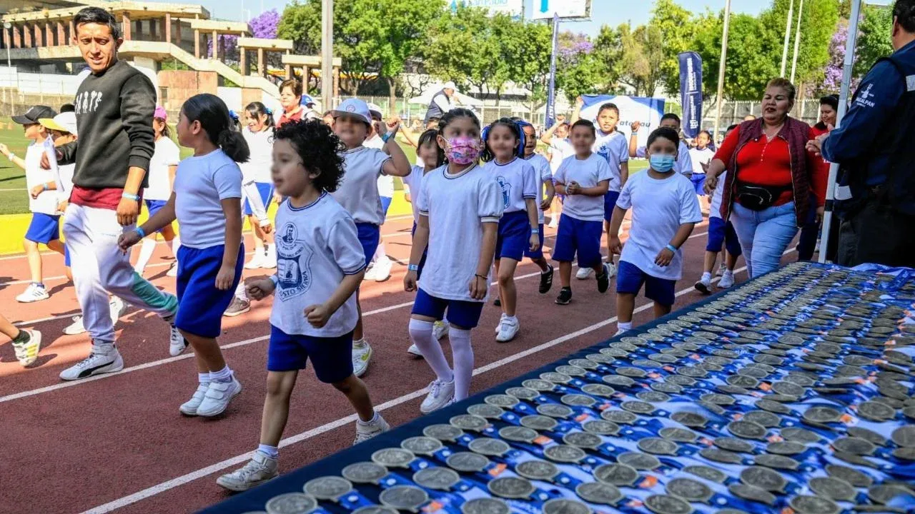 Realiza Naucalpan miniolimpiada pequeños grandes atletas