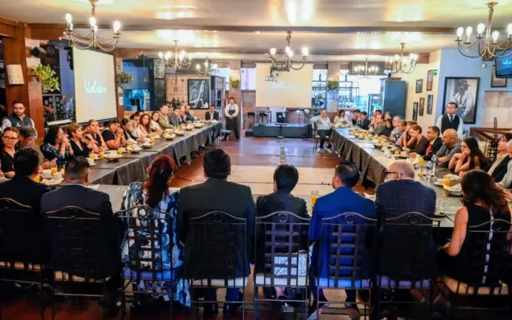 Alcaldesa escucha a restauranteros de Naucalpan, plantean necesidades en materia de seguridad y servicios