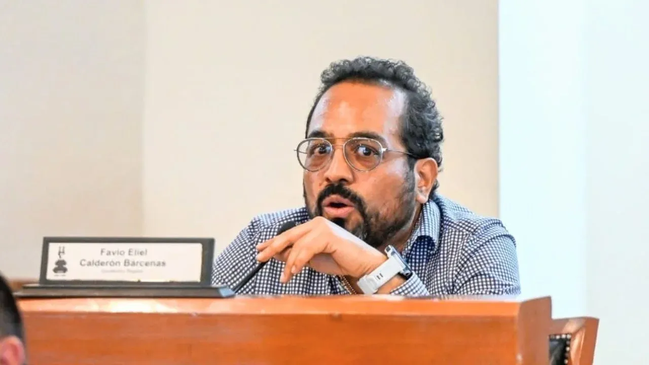 Aprueba Ayuntamiento de Naucalpan la designación del regidor Favio Eliel Calderón Barcenas Presidente Municipal por Ministerio de Ley