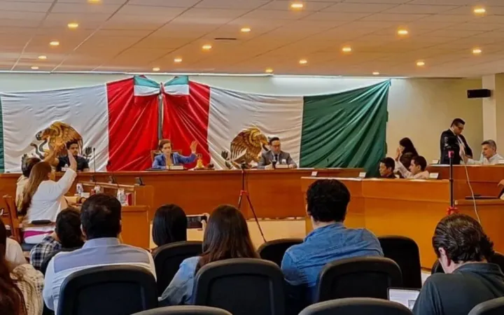 Aprueba Ayuntamiento de Naucalpan la designación del regidor Favio Eliel Calderón Barcenas Presidente Municipal por Ministerio de Ley