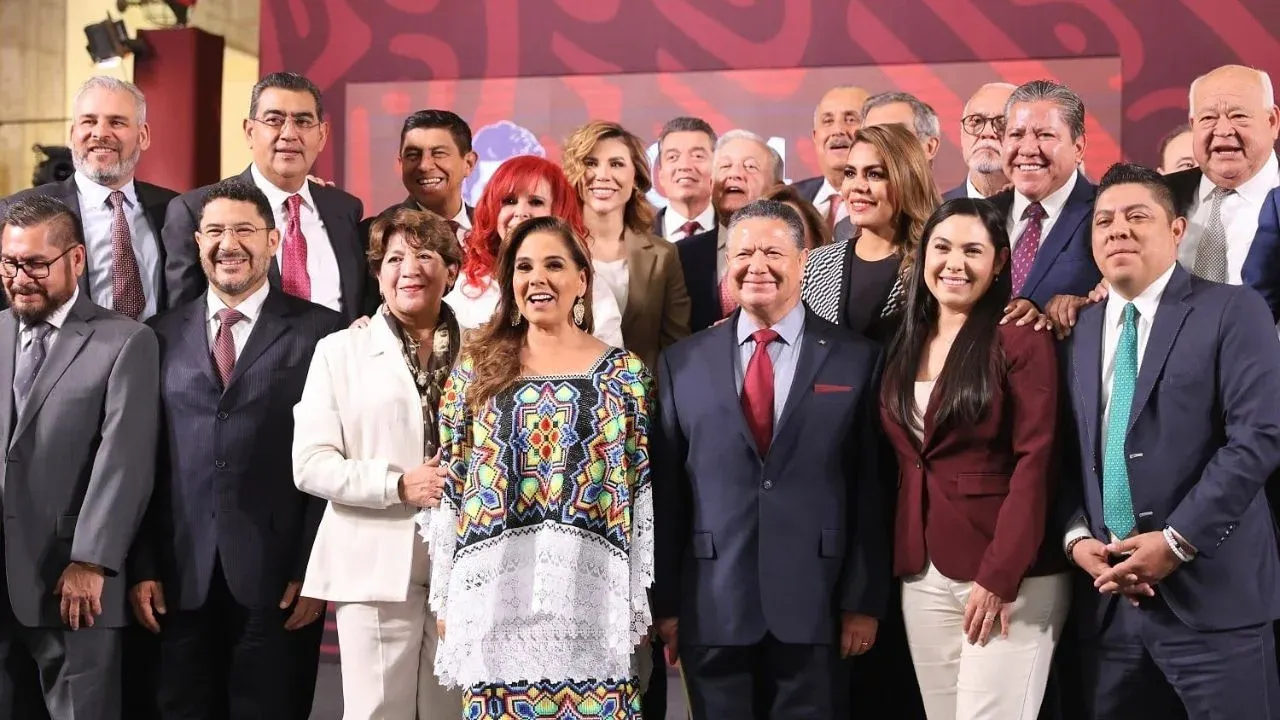 Asiste Gobernadora Delfina Gómez a “la mañanera” del Presidente de México; informan sobre hospitales de Ecatepec y Atenco