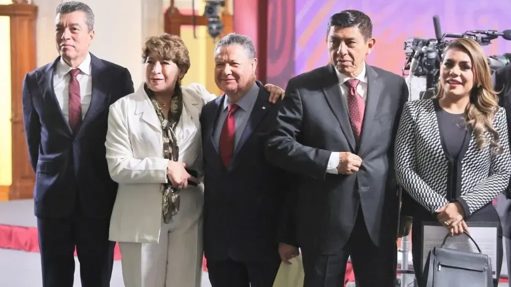 Asiste Gobernadora Delfina Gómez a “la mañanera” del Presidente de México; informan sobre hospitales de Ecatepec y Atenco