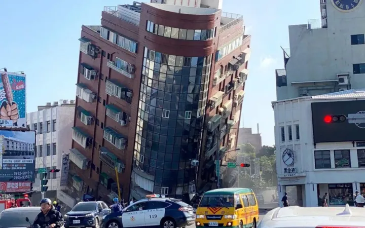 Fuerte terremoto en Taiwan: Daños, muertes, colapsos y más.
