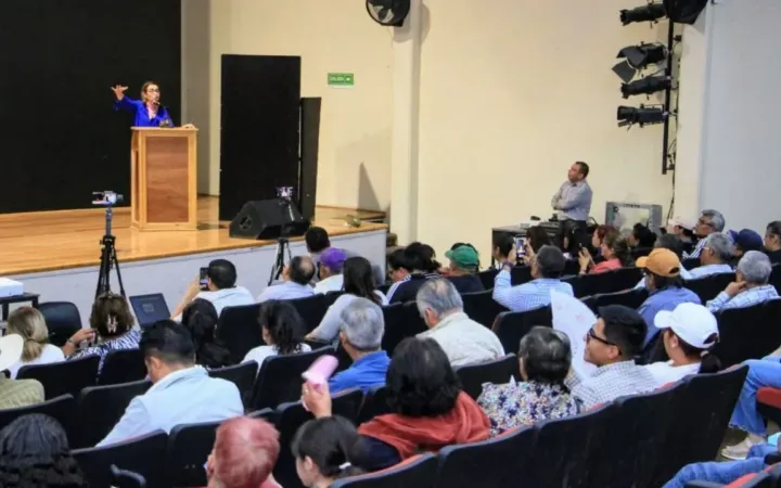 La legisladora Azucena Cisneros urgió a regularizar 60 por ciento del territorio de Ecatepec