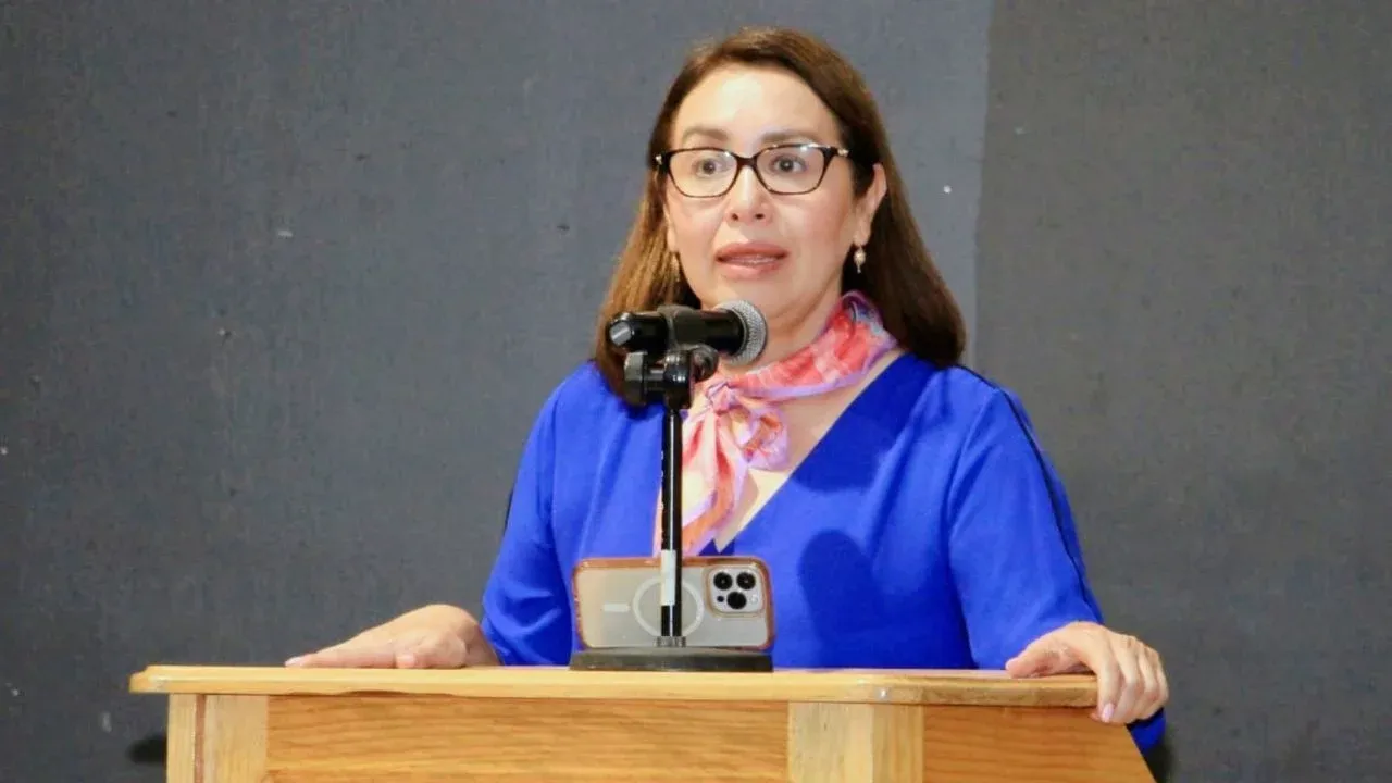 La legisladora Azucena Cisneros urgió a regularizar 60 por ciento del territorio de Ecatepec