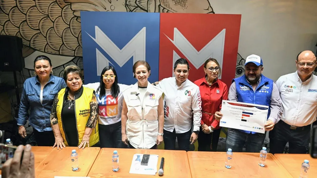Presenta Angélica Moya planilla, arrancan contienda con 12 puntos de ventaja